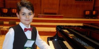Малкият Виктор първи и на конкурс за пиано във Виена