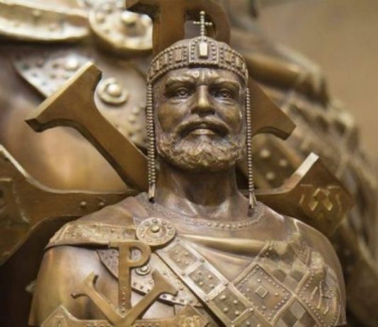 Колосален паметник на Симеон Велики вдигат край новата морска магистрала Колосален паметник на Симеон Велики вдигат край новата морска магистрала