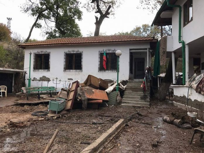 Църквата изостави потопен манастир, Димитър Николов я отсрамва
