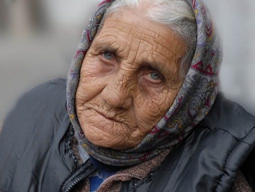Тъжната история на една баба към селски лекар: „Напиши, че съм умряла сине, моля те от все сърце!“