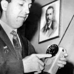 Това е първият български мобилен телефон – от 1969 г. – “пропадналият” социализъм изпреварил Запада с десетилетия…