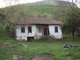 Старата селска къща ни спаси!