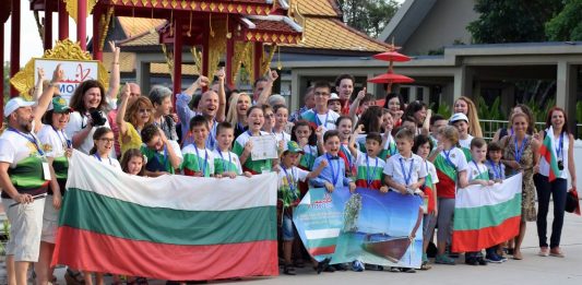 6 купи и 32 медала за младите български математици от Тайландската международна олимпиада