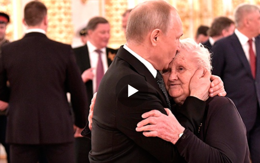 Учителка на Путин отива в Кремъл.Ето как бе посрещната от Путин (ВИДЕО) Учителка на Путин отива в Кремъл.Ето как бе посрещната от Путин (ВИДЕО)