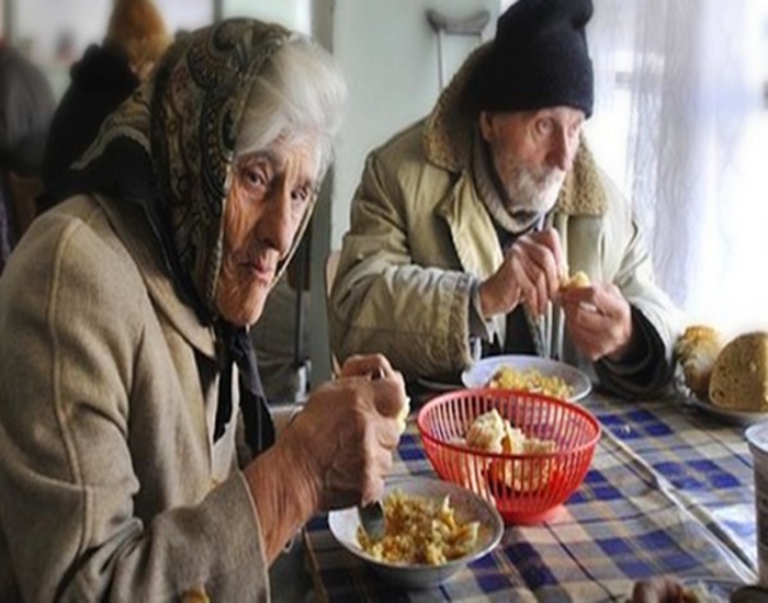 Над 2,5 милиона българи живеят в бедност и лишения