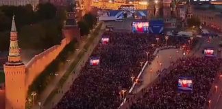Над 180 000 души на „Червения площад“ запяха руския химн (ВИДЕО)