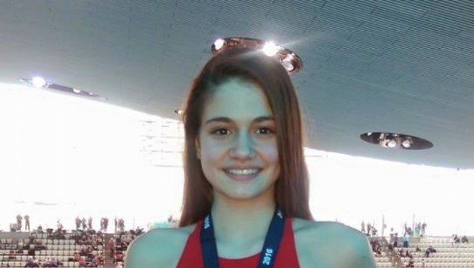 13-годишна плувкиня спечели 42 медала в цяла Европа