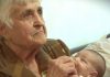 Вярваме в доброто: 85-годишна пенсионирана акушерка продължава да помага на младите майки